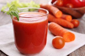 perpaduan jus wortel dan tomat